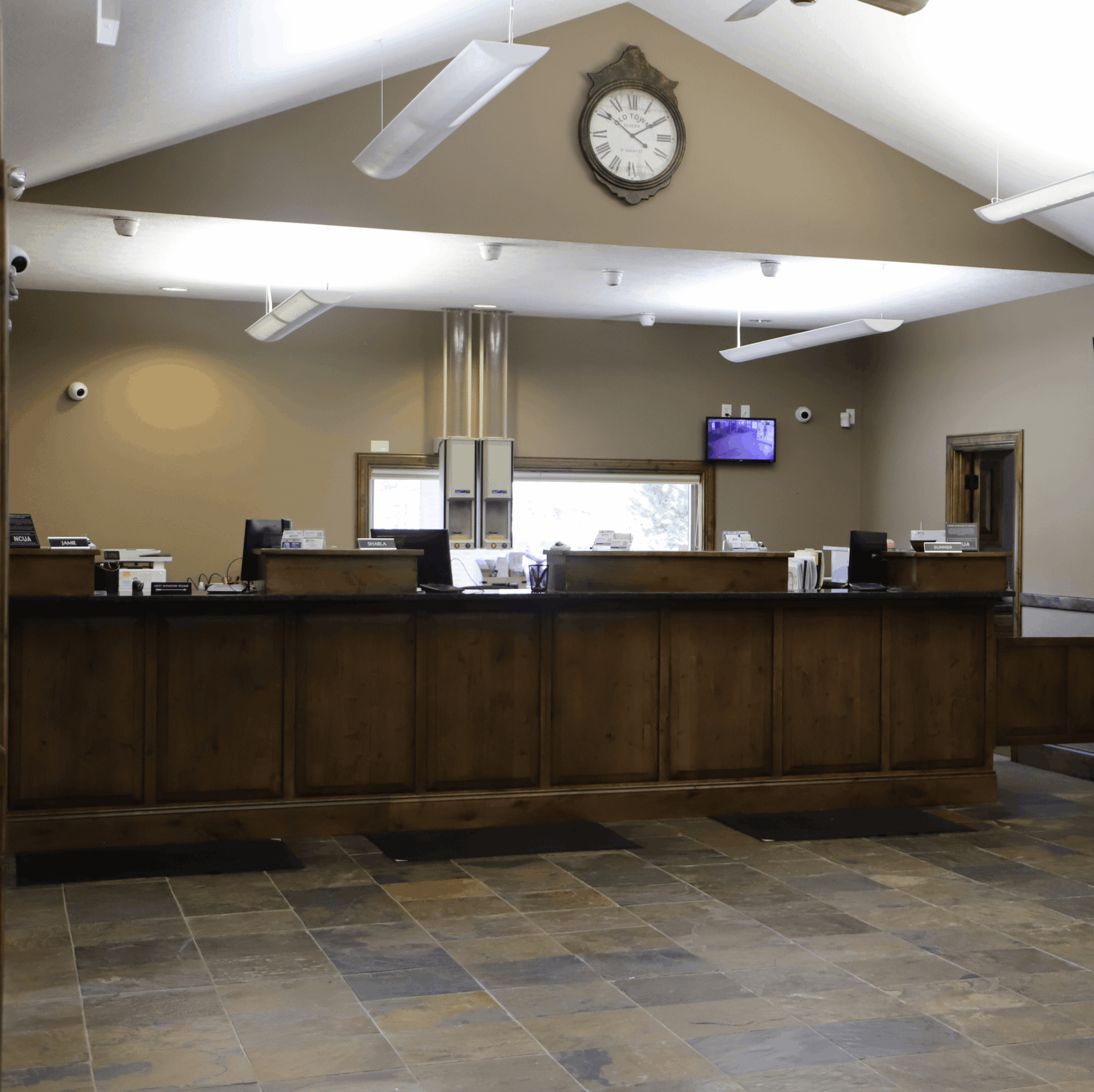 Johnny-Creek-Lobby Afton