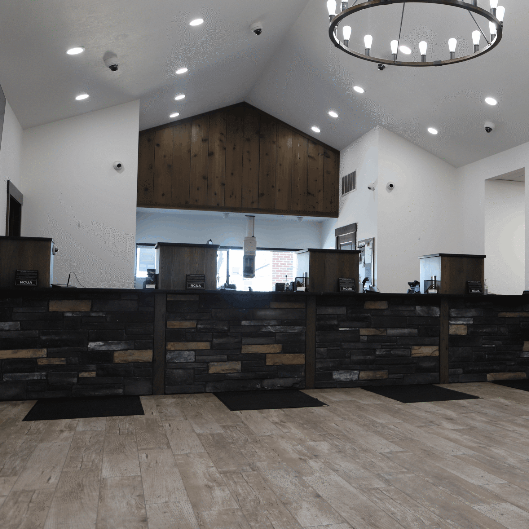 american-falls-lobby Afton